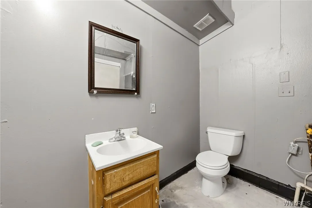 577 Ontario Street, Buffalo, New York 14207, Buffalo, New York 14207, 5 Bedrooms Bedrooms, ,2 BathroomsBathrooms,Residential,For Sale,577 Ontario Street, Buffalo, New York 14207,0,B1692446