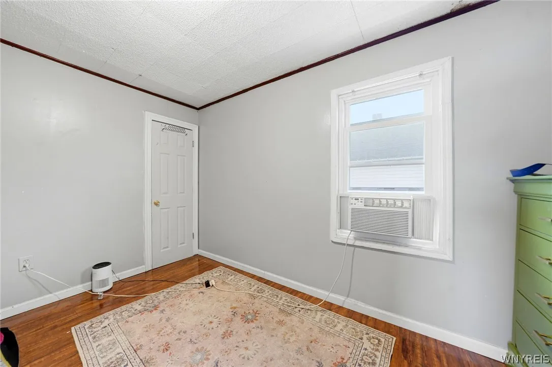 577 Ontario Street, Buffalo, New York 14207, Buffalo, New York 14207, 5 Bedrooms Bedrooms, ,2 BathroomsBathrooms,Residential,For Sale,577 Ontario Street, Buffalo, New York 14207,0,B1692446