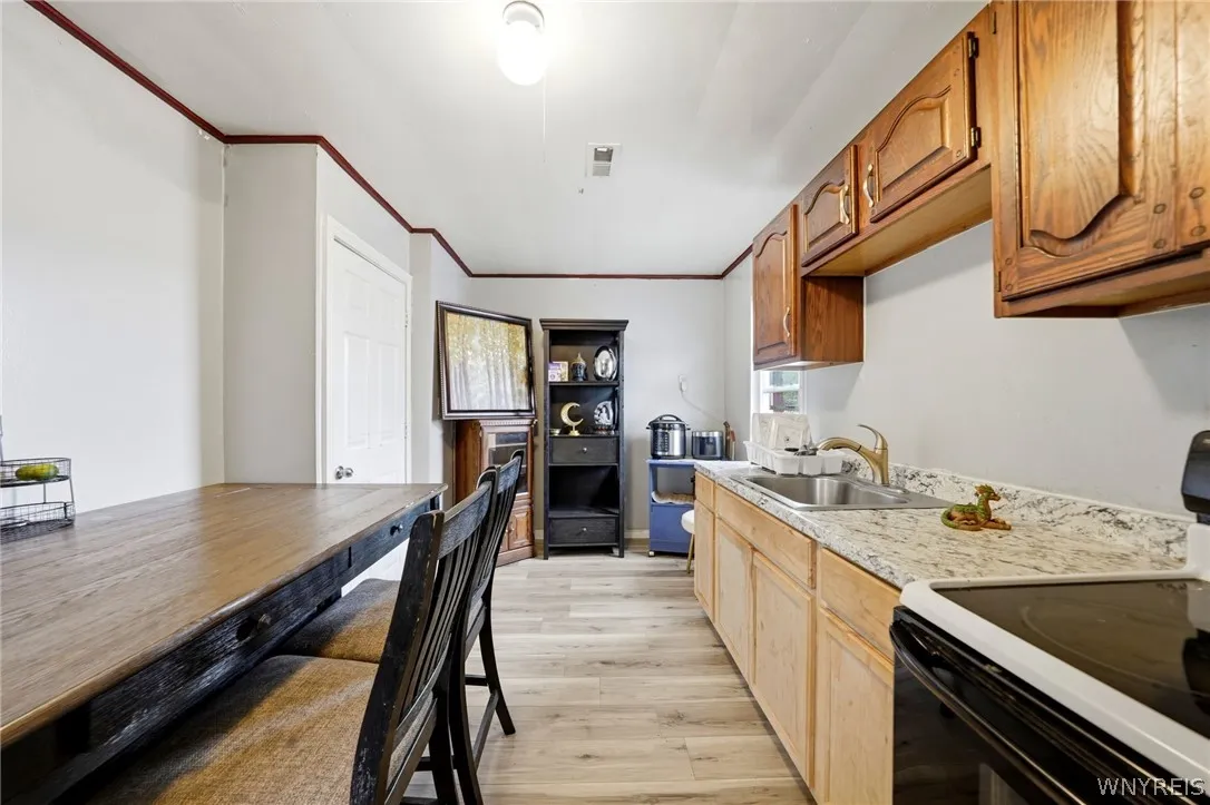 577 Ontario Street, Buffalo, New York 14207, Buffalo, New York 14207, 5 Bedrooms Bedrooms, ,2 BathroomsBathrooms,Residential,For Sale,577 Ontario Street, Buffalo, New York 14207,0,B1692446