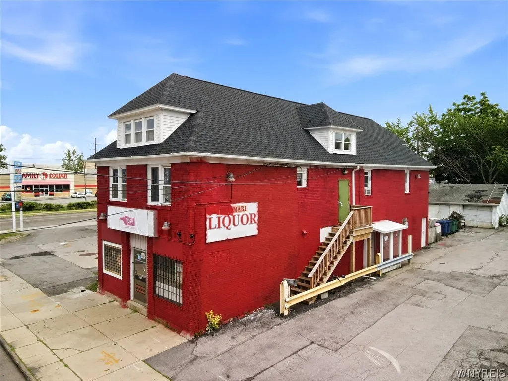 577 Ontario Street, Buffalo, New York 14207, Buffalo, New York 14207, 5 Bedrooms Bedrooms, ,2 BathroomsBathrooms,Residential,For Sale,577 Ontario Street, Buffalo, New York 14207,0,B1692446