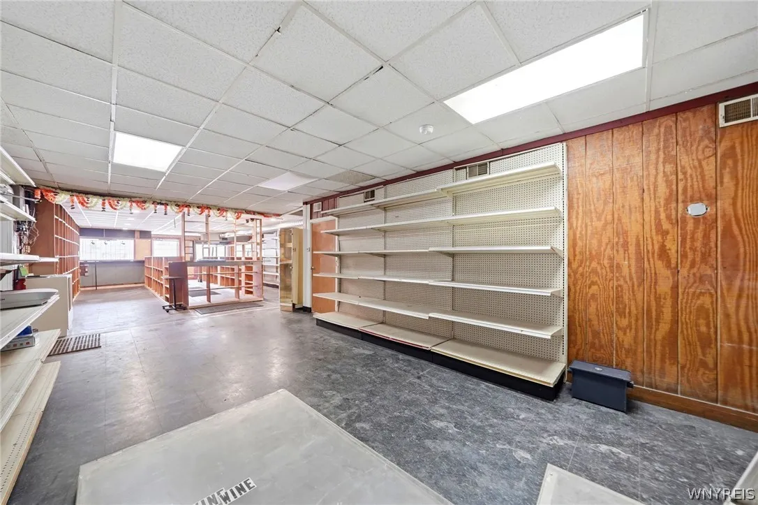 577 Ontario Street, Buffalo, New York 14207, Buffalo, New York 14207, 5 Bedrooms Bedrooms, ,2 BathroomsBathrooms,Residential,For Sale,577 Ontario Street, Buffalo, New York 14207,0,B1692446