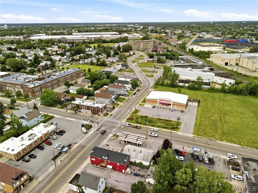 577 Ontario Street, Buffalo, New York 14207, Buffalo, New York 14207, 5 Bedrooms Bedrooms, ,2 BathroomsBathrooms,Residential,For Sale,577 Ontario Street, Buffalo, New York 14207,0,B1692446