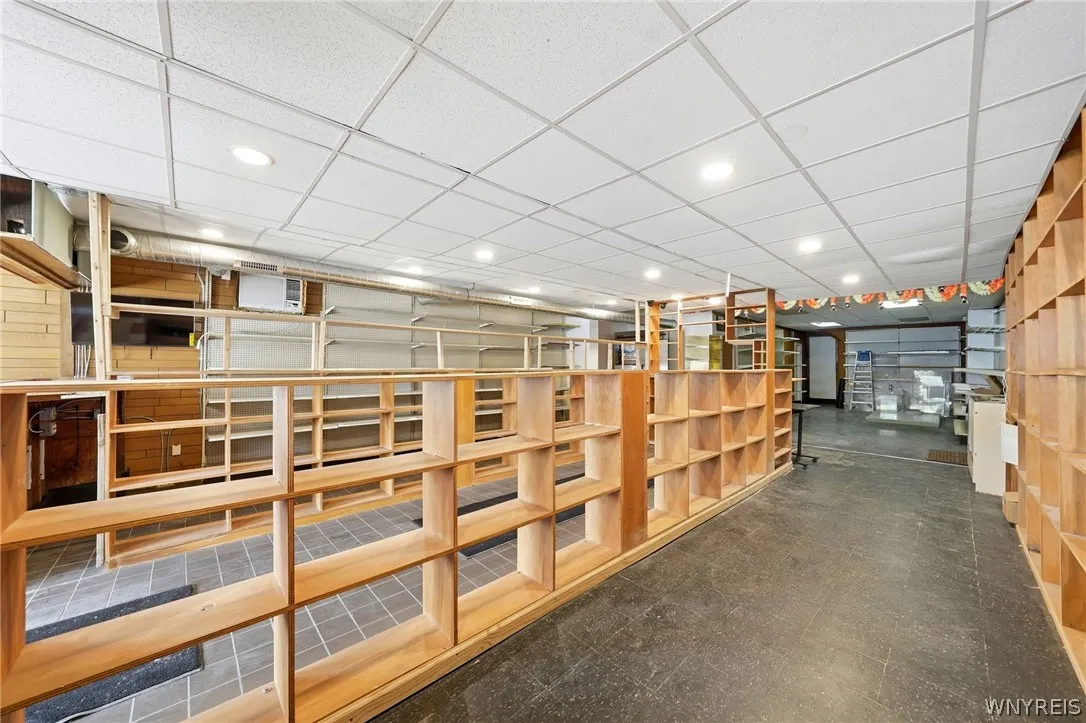 577 Ontario Street, Buffalo, New York 14207, Buffalo, New York 14207, 5 Bedrooms Bedrooms, ,2 BathroomsBathrooms,Residential,For Sale,577 Ontario Street, Buffalo, New York 14207,0,B1692446