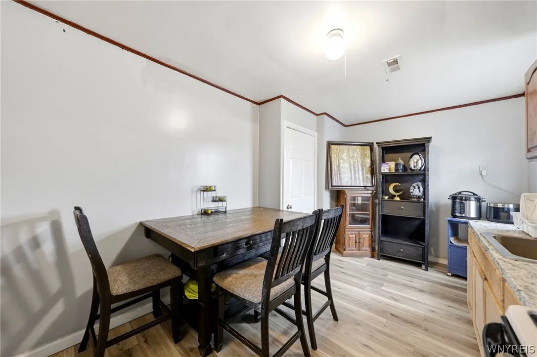 577 Ontario Street, Buffalo, New York 14207, Buffalo, New York 14207, 5 Bedrooms Bedrooms, ,2 BathroomsBathrooms,Residential,For Sale,577 Ontario Street, Buffalo, New York 14207,0,B1692446