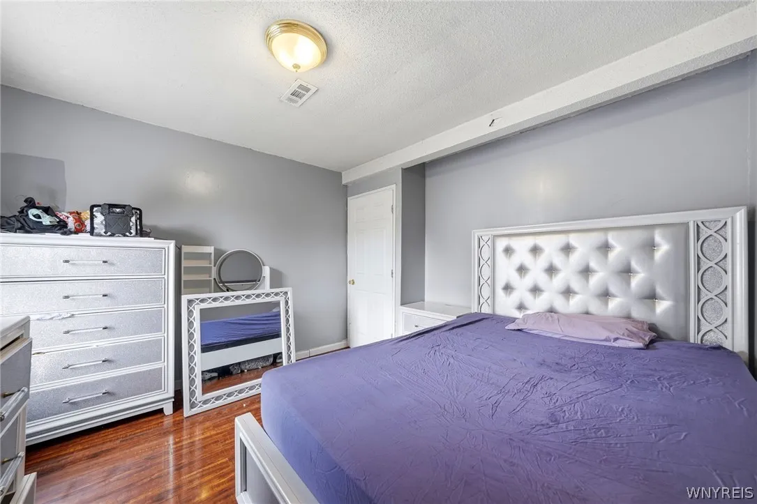 577 Ontario Street, Buffalo, New York 14207, Buffalo, New York 14207, 5 Bedrooms Bedrooms, ,2 BathroomsBathrooms,Residential,For Sale,577 Ontario Street, Buffalo, New York 14207,0,B1692446