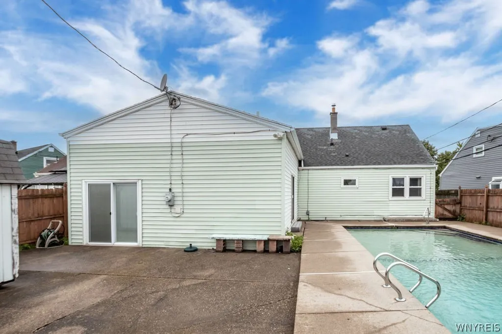 20 Nicholas Drive South, Tonawanda, New York 14150, Tonawanda, New York 14150, 3 Bedrooms Bedrooms, 7 Rooms Rooms,1 BathroomBathrooms,Residential,For Sale,20 Nicholas Drive South, Tonawanda, New York 14150,0,B1692783