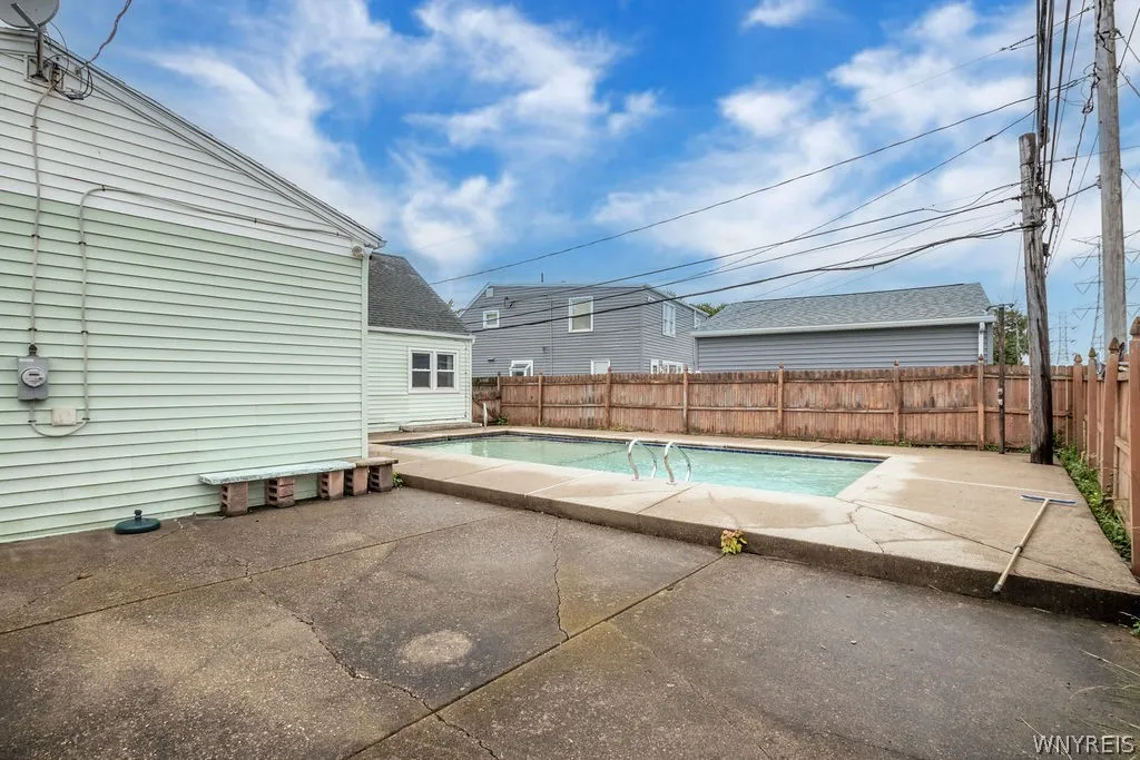 20 Nicholas Drive South, Tonawanda, New York 14150, Tonawanda, New York 14150, 3 Bedrooms Bedrooms, 7 Rooms Rooms,1 BathroomBathrooms,Residential,For Sale,20 Nicholas Drive South, Tonawanda, New York 14150,0,B1692783