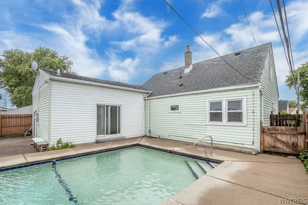 20 Nicholas Drive South, Tonawanda, New York 14150, Tonawanda, New York 14150, 3 Bedrooms Bedrooms, 7 Rooms Rooms,1 BathroomBathrooms,Residential,For Sale,20 Nicholas Drive South, Tonawanda, New York 14150,0,B1692783