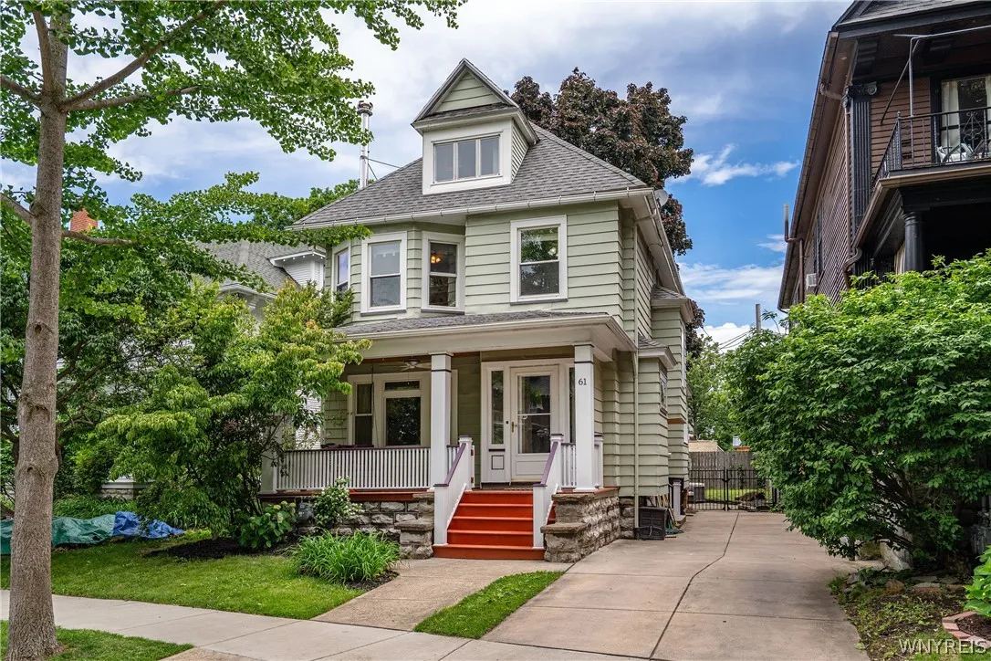 61 West Oakwood Place, Buffalo, New York 14214, Buffalo, New York 14214, 4 Bedroom Bedrooms, 8 Room Rooms,1 BathroomBathrooms,Residential,Closed,61 West Oakwood Place, Buffalo, New York 14214,0,B1692338