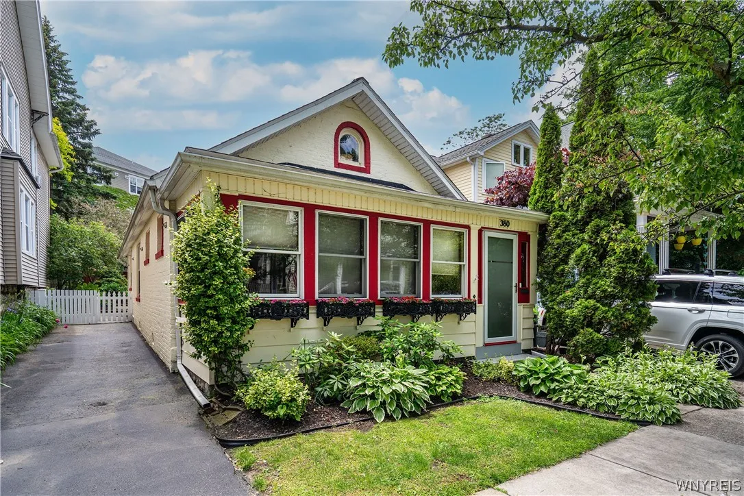 380 Summer Street, Buffalo, New York 14213, Buffalo, New York 14213, 2 Bedroom Bedrooms, 5 Room Rooms,2 BathroomBathrooms,Residential,Closed,380 Summer Street, Buffalo, New York 14213,0,B1692350