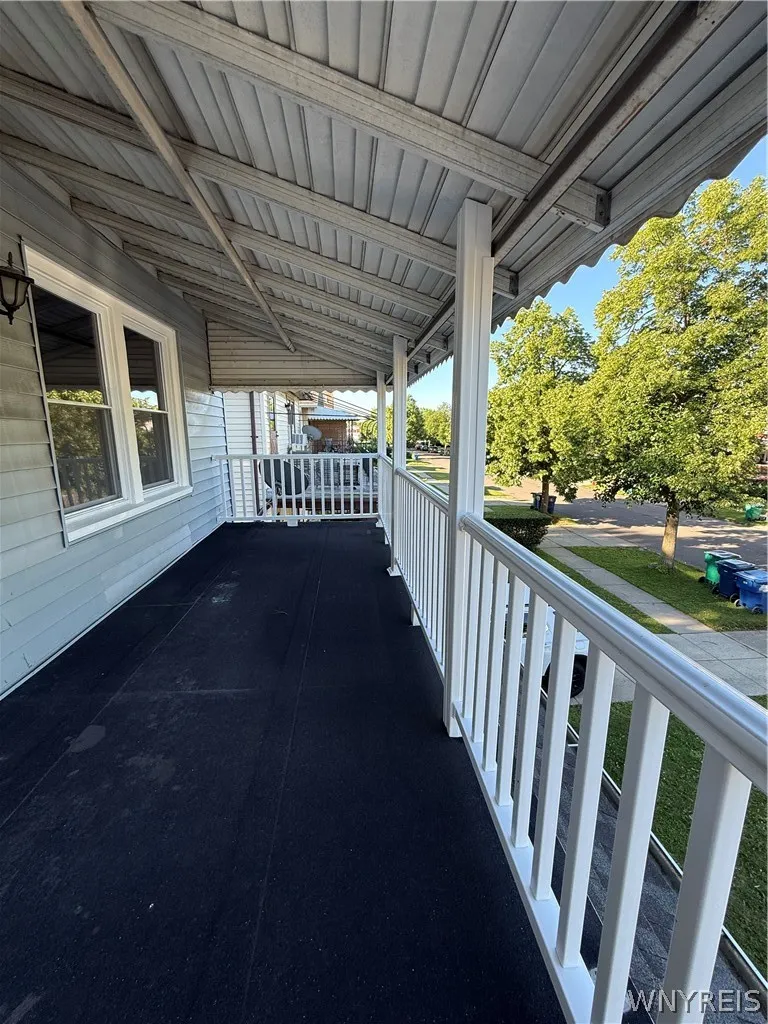 301 Crestwood Avenue Upper, Buffalo, New York 1421, Buffalo, New York 14216, 2 Bedrooms Bedrooms, 6 Rooms Rooms,1 BathroomBathrooms,Residential Lease,For Rent,301 Crestwood Avenue Upper, Buffalo, New York 1421,0,B1693294