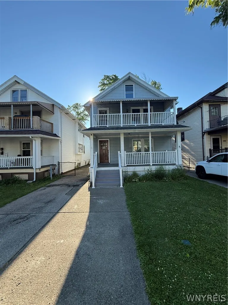 301 Crestwood Avenue Upper, Buffalo, New York 1421, Buffalo, New York 14216, 2 Bedrooms Bedrooms, 6 Rooms Rooms,1 BathroomBathrooms,Residential Lease,For Rent,301 Crestwood Avenue Upper, Buffalo, New York 1421,0,B1693294
