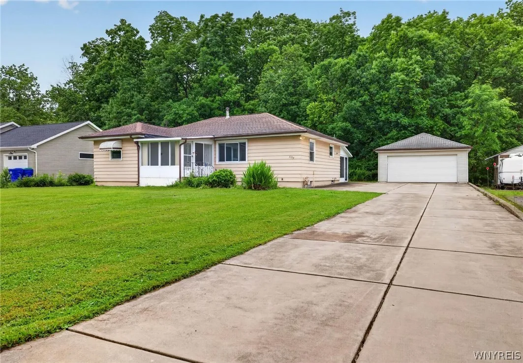 6134 Dover Road, Hamburg, New York 14085, Hamburg, New York 14085, 4 Bedroom Bedrooms, 7 Room Rooms,1 BathroomBathrooms,Residential,Closed,6134 Dover Road, Hamburg, New York 14085,0,B1692888