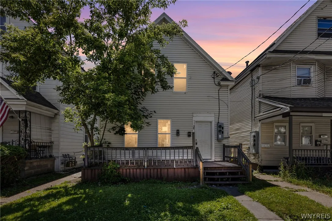 98 Howell Street, Buffalo, New York 14207, Buffalo, New York 14207, 6 Bedrooms Bedrooms, ,2 BathroomsBathrooms,Residential,For Sale,98 Howell Street, Buffalo, New York 14207,0,B1693284