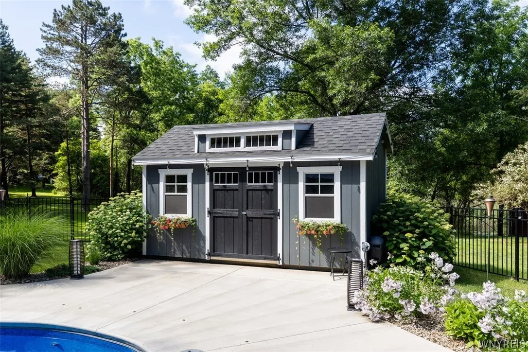 Shed