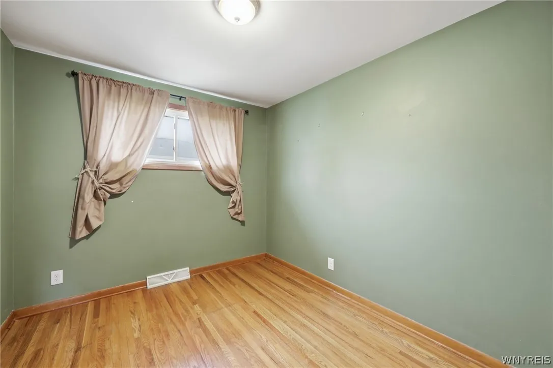 75 Glenside Avenue, Tonawanda, New York 14223, Tonawanda, New York 14223, 3 Bedrooms Bedrooms, 8 Rooms Rooms,2 BathroomsBathrooms,Residential,For Sale,75 Glenside Avenue, Tonawanda, New York 14223,0,B1693314