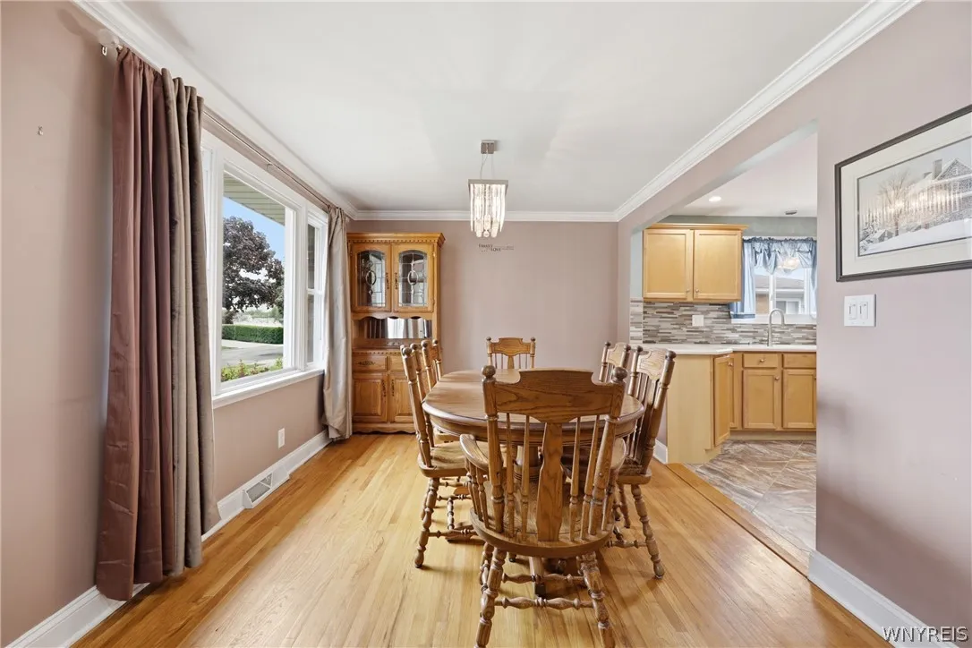 75 Glenside Avenue, Tonawanda, New York 14223, Tonawanda, New York 14223, 3 Bedrooms Bedrooms, 8 Rooms Rooms,2 BathroomsBathrooms,Residential,For Sale,75 Glenside Avenue, Tonawanda, New York 14223,0,B1693314