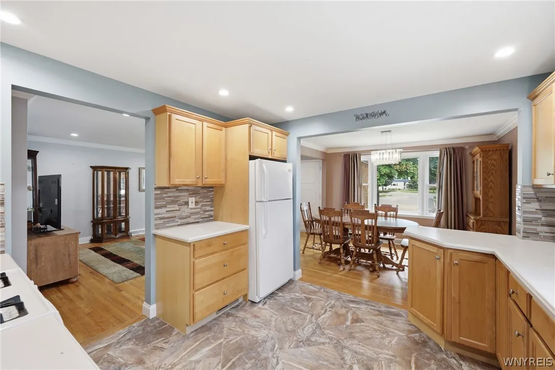 75 Glenside Avenue, Tonawanda, New York 14223, Tonawanda, New York 14223, 3 Bedrooms Bedrooms, 8 Rooms Rooms,2 BathroomsBathrooms,Residential,For Sale,75 Glenside Avenue, Tonawanda, New York 14223,0,B1693314