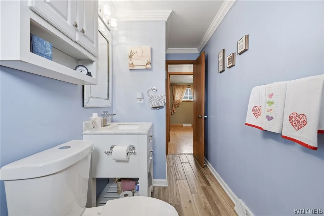 75 Glenside Avenue, Tonawanda, New York 14223, Tonawanda, New York 14223, 3 Bedrooms Bedrooms, 8 Rooms Rooms,2 BathroomsBathrooms,Residential,For Sale,75 Glenside Avenue, Tonawanda, New York 14223,0,B1693314