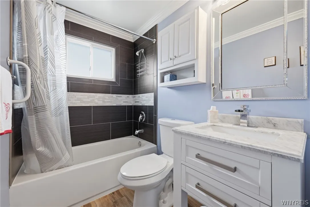 75 Glenside Avenue, Tonawanda, New York 14223, Tonawanda, New York 14223, 3 Bedrooms Bedrooms, 8 Rooms Rooms,2 BathroomsBathrooms,Residential,For Sale,75 Glenside Avenue, Tonawanda, New York 14223,0,B1693314
