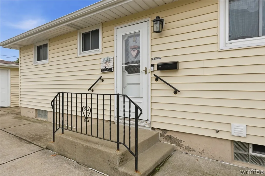 75 Glenside Avenue, Tonawanda, New York 14223, Tonawanda, New York 14223, 3 Bedrooms Bedrooms, 8 Rooms Rooms,2 BathroomsBathrooms,Residential,For Sale,75 Glenside Avenue, Tonawanda, New York 14223,0,B1693314