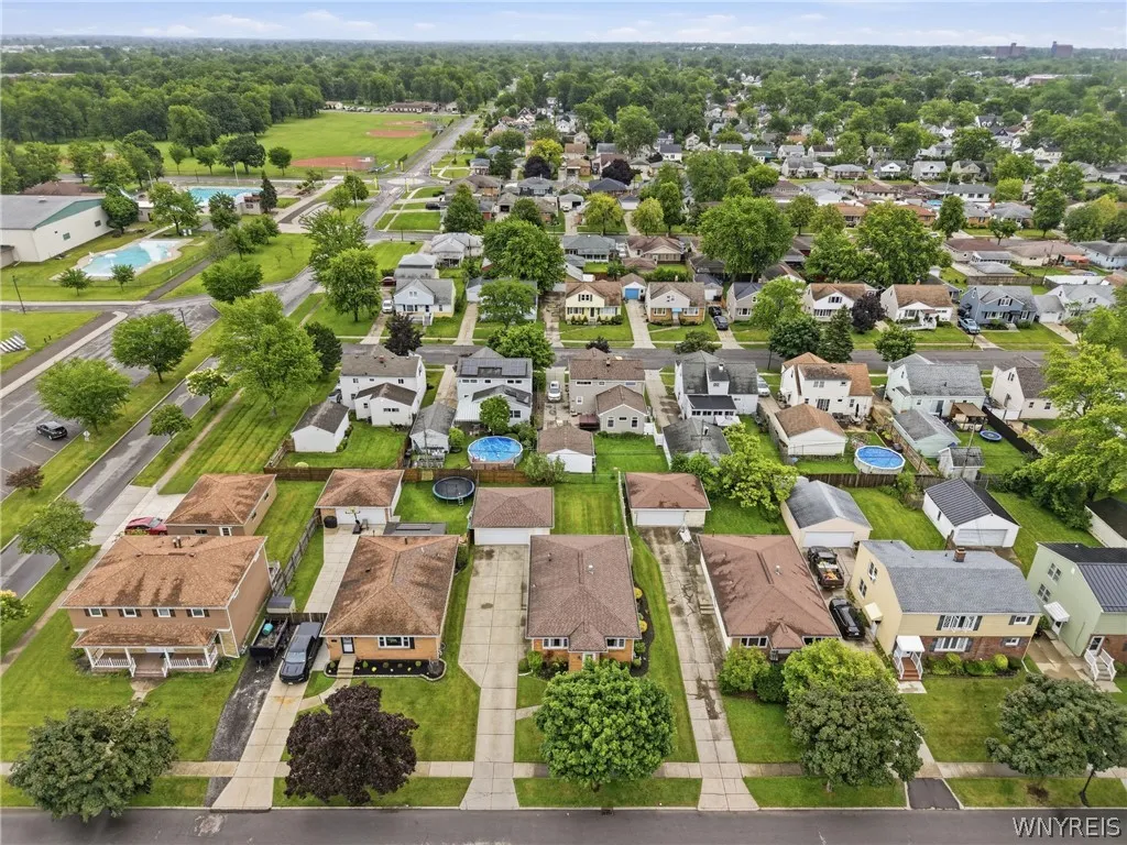 75 Glenside Avenue, Tonawanda, New York 14223, Tonawanda, New York 14223, 3 Bedrooms Bedrooms, 8 Rooms Rooms,2 BathroomsBathrooms,Residential,For Sale,75 Glenside Avenue, Tonawanda, New York 14223,0,B1693314