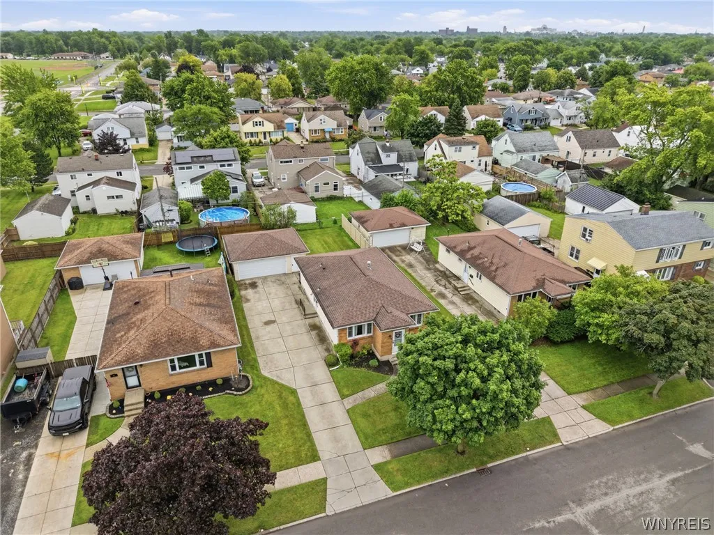 75 Glenside Avenue, Tonawanda, New York 14223, Tonawanda, New York 14223, 3 Bedrooms Bedrooms, 8 Rooms Rooms,2 BathroomsBathrooms,Residential,For Sale,75 Glenside Avenue, Tonawanda, New York 14223,0,B1693314