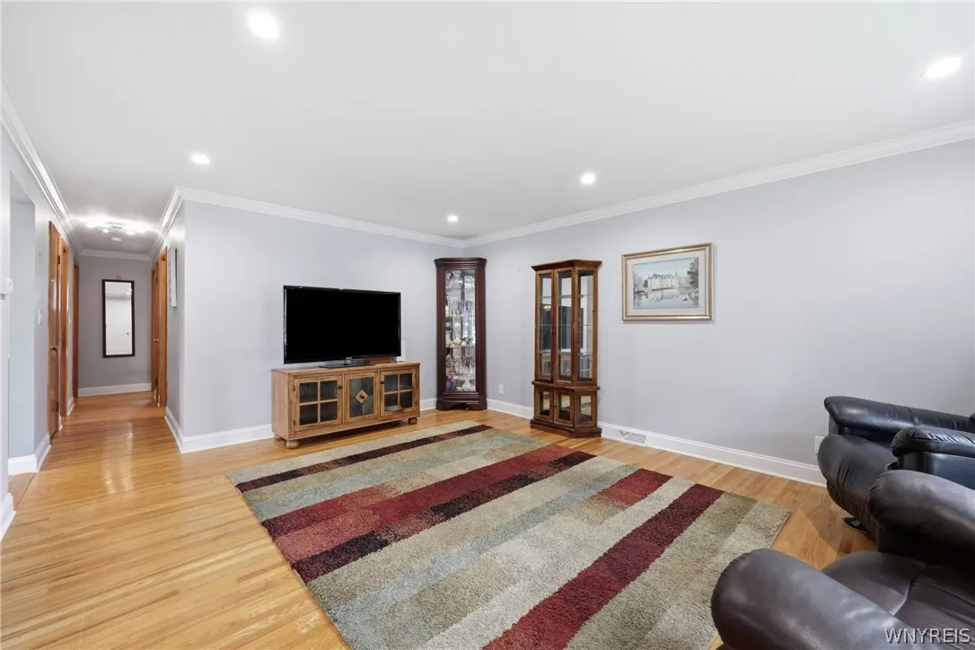 75 Glenside Avenue, Tonawanda, New York 14223, Tonawanda, New York 14223, 3 Bedrooms Bedrooms, 8 Rooms Rooms,2 BathroomsBathrooms,Residential,For Sale,75 Glenside Avenue, Tonawanda, New York 14223,0,B1693314