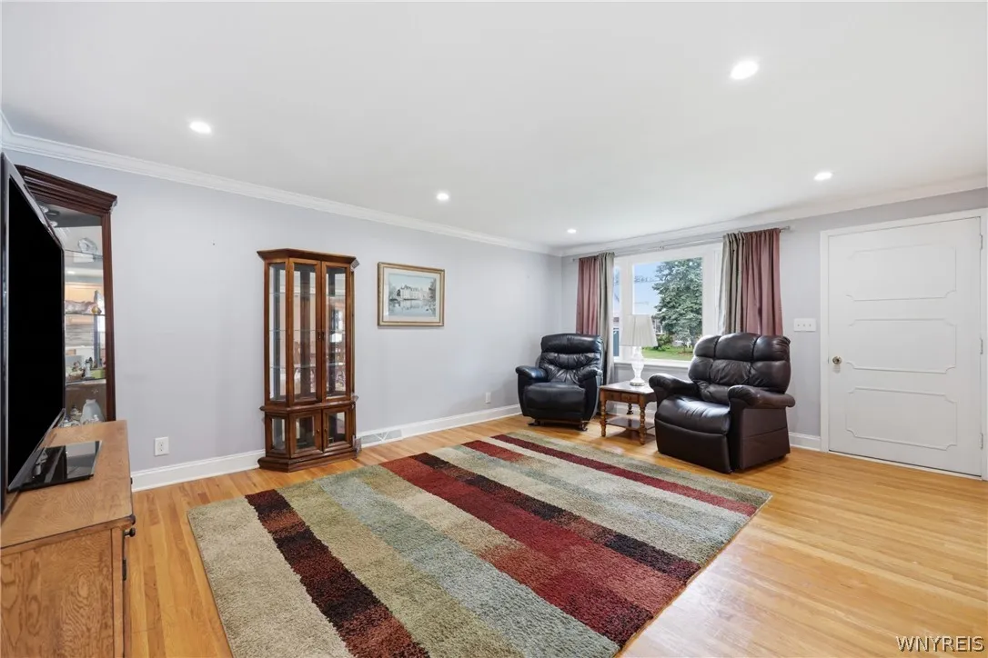 75 Glenside Avenue, Tonawanda, New York 14223, Tonawanda, New York 14223, 3 Bedrooms Bedrooms, 8 Rooms Rooms,2 BathroomsBathrooms,Residential,For Sale,75 Glenside Avenue, Tonawanda, New York 14223,0,B1693314