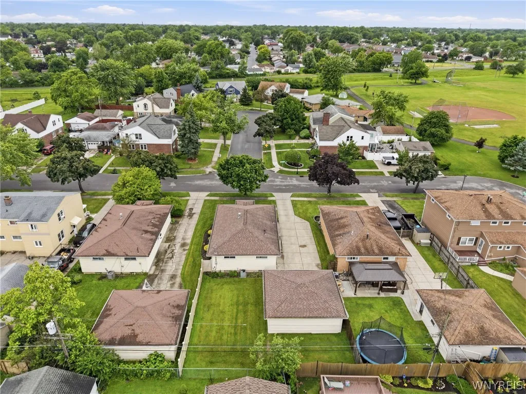 75 Glenside Avenue, Tonawanda, New York 14223, Tonawanda, New York 14223, 3 Bedrooms Bedrooms, 8 Rooms Rooms,2 BathroomsBathrooms,Residential,For Sale,75 Glenside Avenue, Tonawanda, New York 14223,0,B1693314