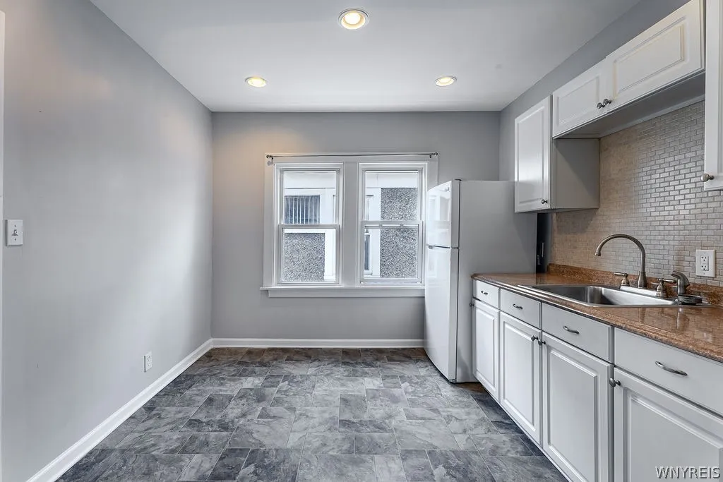 16 North Park Avenue, Buffalo, New York 14216, Buffalo, New York 14216, 6 Bedrooms Bedrooms, ,2 BathroomsBathrooms,Residential,For Sale,16 North Park Avenue, Buffalo, New York 14216,0,B1692301