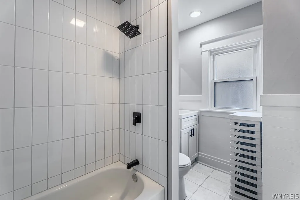 16 North Park Avenue, Buffalo, New York 14216, Buffalo, New York 14216, 6 Bedrooms Bedrooms, ,2 BathroomsBathrooms,Residential,For Sale,16 North Park Avenue, Buffalo, New York 14216,0,B1692301