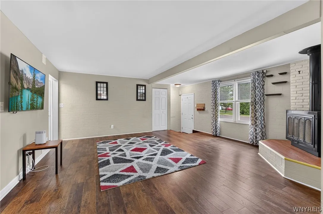 304 Vicksburg Avenue, Tonawanda, New York 14150, Tonawanda, New York 14150, 3 Bedrooms Bedrooms, 7 Rooms Rooms,2 BathroomsBathrooms,Residential,For Sale,304 Vicksburg Avenue, Tonawanda, New York 14150,0,B1693090