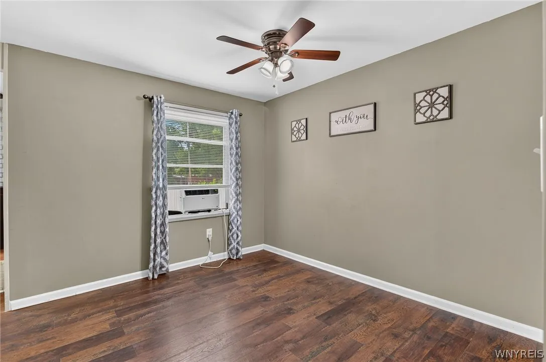304 Vicksburg Avenue, Tonawanda, New York 14150, Tonawanda, New York 14150, 3 Bedrooms Bedrooms, 7 Rooms Rooms,2 BathroomsBathrooms,Residential,For Sale,304 Vicksburg Avenue, Tonawanda, New York 14150,0,B1693090