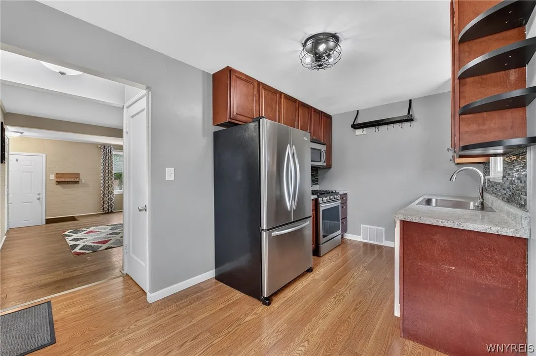 304 Vicksburg Avenue, Tonawanda, New York 14150, Tonawanda, New York 14150, 3 Bedrooms Bedrooms, 7 Rooms Rooms,2 BathroomsBathrooms,Residential,For Sale,304 Vicksburg Avenue, Tonawanda, New York 14150,0,B1693090