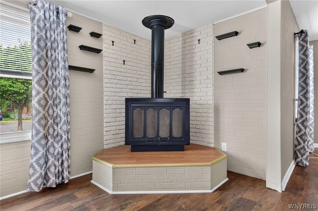 304 Vicksburg Avenue, Tonawanda, New York 14150, Tonawanda, New York 14150, 3 Bedrooms Bedrooms, 7 Rooms Rooms,2 BathroomsBathrooms,Residential,For Sale,304 Vicksburg Avenue, Tonawanda, New York 14150,0,B1693090