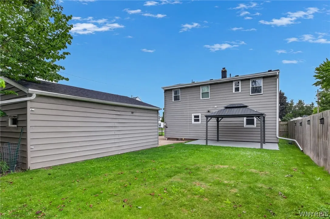 304 Vicksburg Avenue, Tonawanda, New York 14150, Tonawanda, New York 14150, 3 Bedrooms Bedrooms, 7 Rooms Rooms,2 BathroomsBathrooms,Residential,For Sale,304 Vicksburg Avenue, Tonawanda, New York 14150,0,B1693090