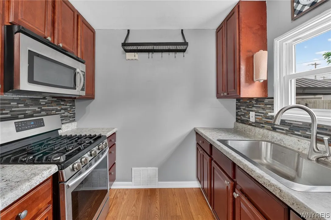 304 Vicksburg Avenue, Tonawanda, New York 14150, Tonawanda, New York 14150, 3 Bedrooms Bedrooms, 7 Rooms Rooms,2 BathroomsBathrooms,Residential,For Sale,304 Vicksburg Avenue, Tonawanda, New York 14150,0,B1693090