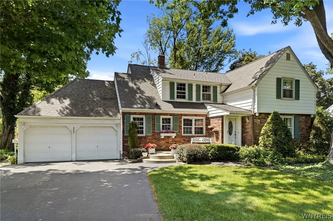 4290 Wildwood Dr, Clarence, New York 14221, Clarence, New York 14221, 4 Bedroom Bedrooms, 7 Room Rooms,2 BathroomBathrooms,Residential,Closed,4290 Wildwood Dr, Clarence, New York 14221,0,B1693161