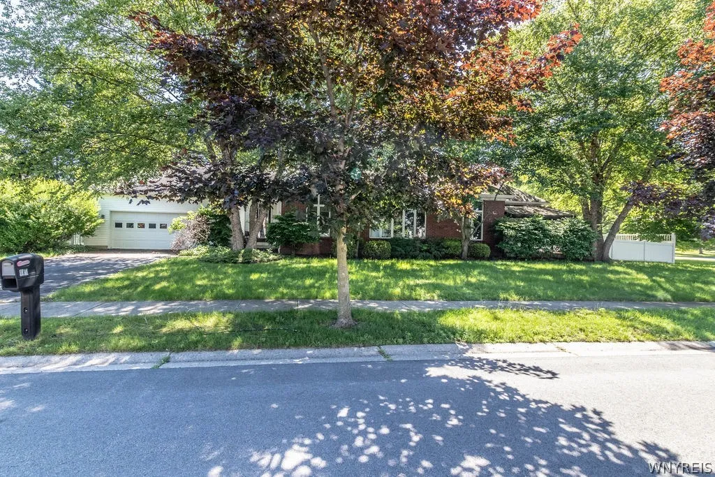 15 Brookshire Court, Amherst, New York 14051, Amherst, New York 14051, 3 Bedrooms Bedrooms, 7 Rooms Rooms,2 BathroomsBathrooms,Residential,For Sale,15 Brookshire Court, Amherst, New York 14051,0,B1693474
