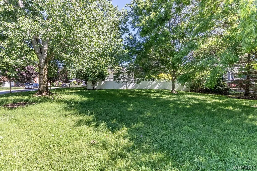 15 Brookshire Court, Amherst, New York 14051, Amherst, New York 14051, 3 Bedrooms Bedrooms, 7 Rooms Rooms,2 BathroomsBathrooms,Residential,For Sale,15 Brookshire Court, Amherst, New York 14051,0,B1693474