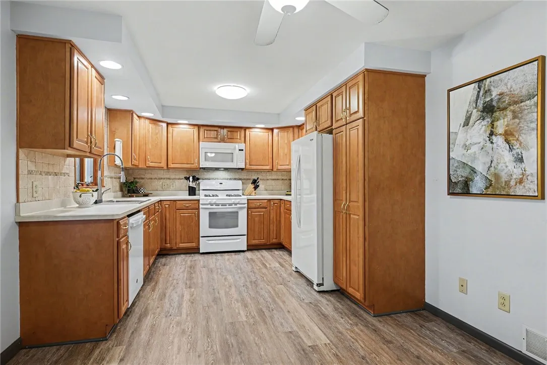 134 Lake Road, Avon, New York 14414, Avon, New York 14414, 4 Bedrooms Bedrooms, 7 Rooms Rooms,3 BathroomsBathrooms,Residential,For Sale,134 Lake Road, Avon, New York 14414,0,R1692270