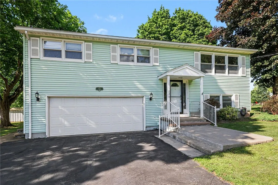 134 Lake Road, Avon, New York 14414, Avon, New York 14414, 4 Bedrooms Bedrooms, 7 Rooms Rooms,3 BathroomsBathrooms,Residential,For Sale,134 Lake Road, Avon, New York 14414,0,R1692270