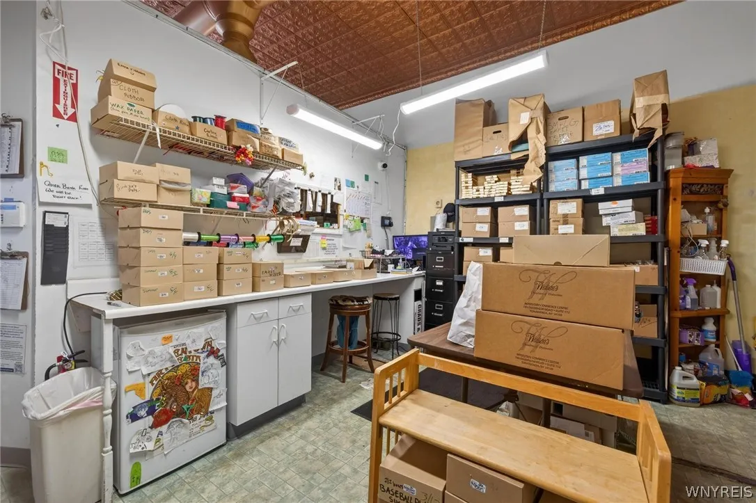 STOREFRONT 2 BACKSTOCK
