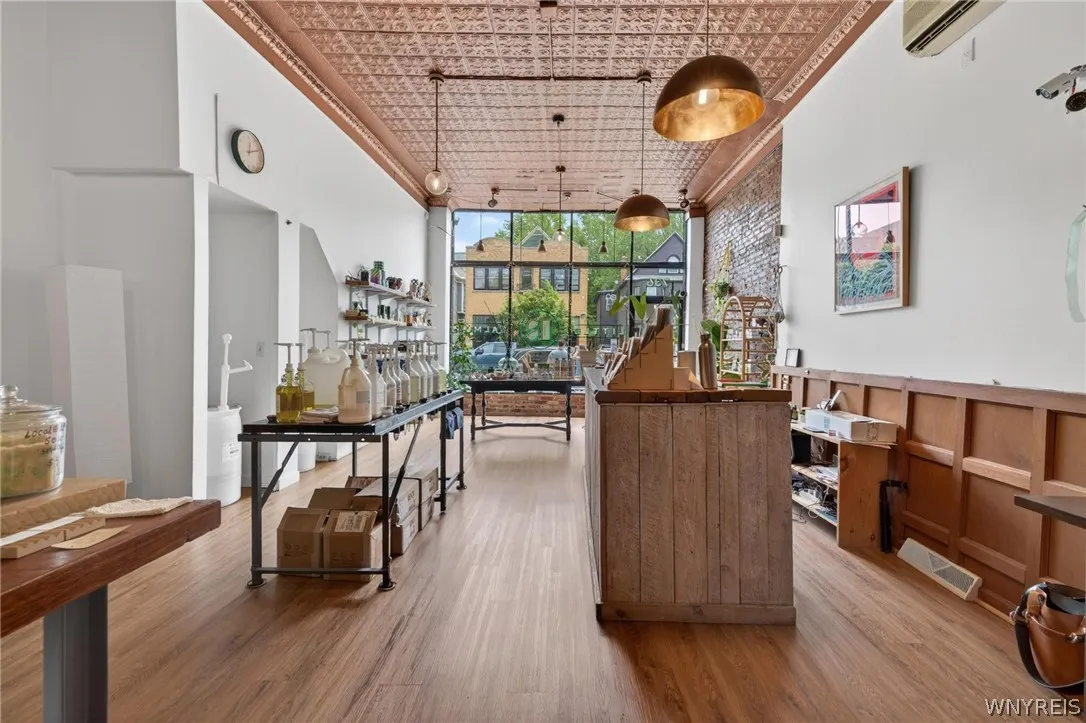 STOREFRONT 1