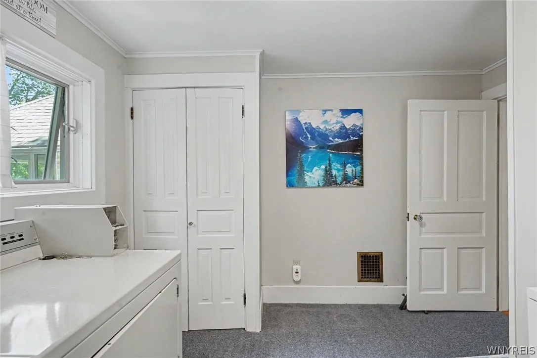 5222 Columbia Avenue, Hamburg, New York 14075, Hamburg, New York 14075, 3 Bedrooms Bedrooms, 8 Rooms Rooms,2 BathroomsBathrooms,Residential,For Sale,5222 Columbia Avenue, Hamburg, New York 14075,0,B1693450