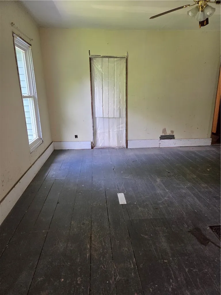 5 South Hill Road, Van Etten, New York 14889, Van Etten, New York 14889, 4 Bedroom Bedrooms, 9 Room Rooms,1 BathroomBathrooms,Residential,For Sale,5 South Hill Road, Van Etten, New York 14889,0,R1691748