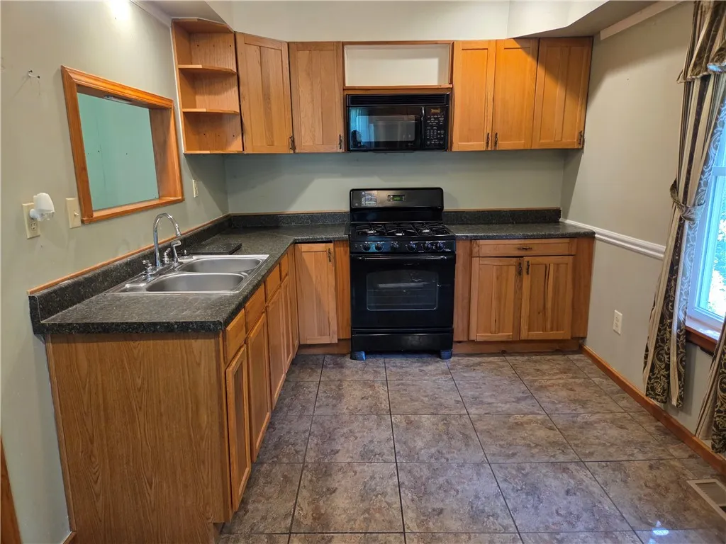 5 South Hill Road, Van Etten, New York 14889, Van Etten, New York 14889, 4 Bedroom Bedrooms, 9 Room Rooms,1 BathroomBathrooms,Residential,For Sale,5 South Hill Road, Van Etten, New York 14889,0,R1691748