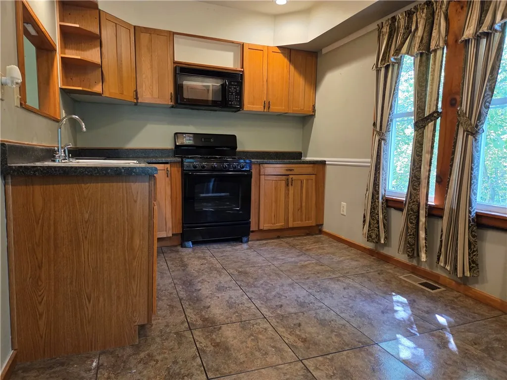 5 South Hill Road, Van Etten, New York 14889, Van Etten, New York 14889, 4 Bedroom Bedrooms, 9 Room Rooms,1 BathroomBathrooms,Residential,For Sale,5 South Hill Road, Van Etten, New York 14889,0,R1691748