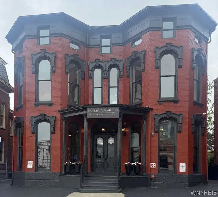 884 Main Street 5, Buffalo, New York 14202, Buffalo, New York 14202, 2 Bedrooms Bedrooms, 6 Rooms Rooms,1 BathroomBathrooms,Residential Lease,For Rent,884 Main Street 5, Buffalo, New York 14202,0,B1691261